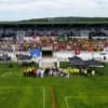 Cerimónia de abertura com equipas e público no estádio durante Youth Cup.